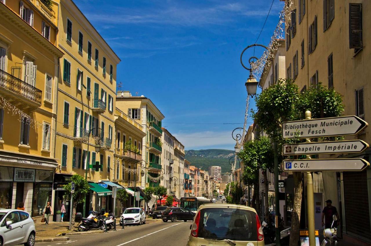 F3 - Standing Centre Ville Calme Et Climatise 阿雅克肖 外观 照片